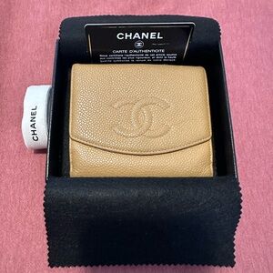 CHANEL Beige Leather wallet